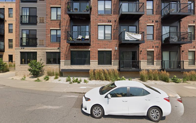 Giddy Grooming School