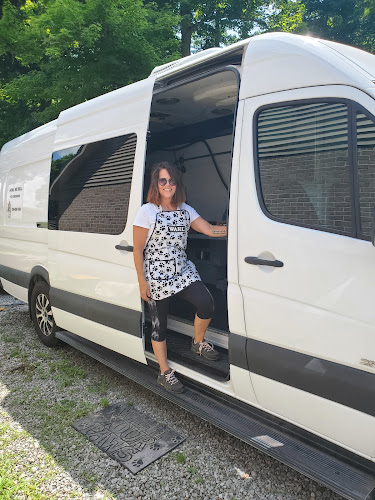 Howl We Roll Mobile Pet Grooming