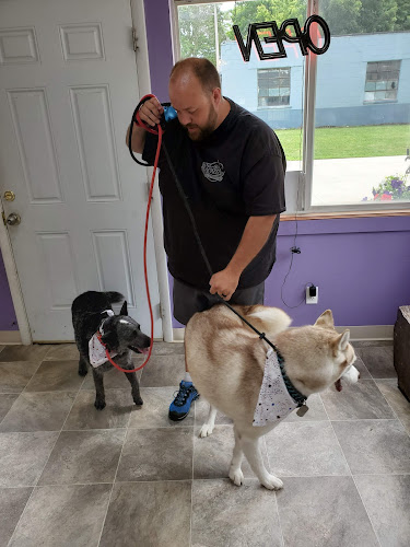 Paw's N Claw's Grooming Inc.