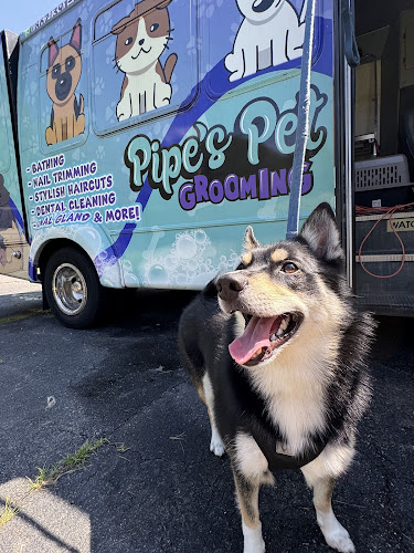 Pipe's Pet Grooming Mobile